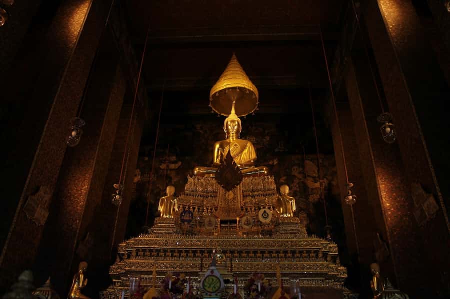 Shared Tour: Wat Pho, Wat Traimit and Wat Benchamabophit - The Real Secret Sauce: English Guides and Q and A