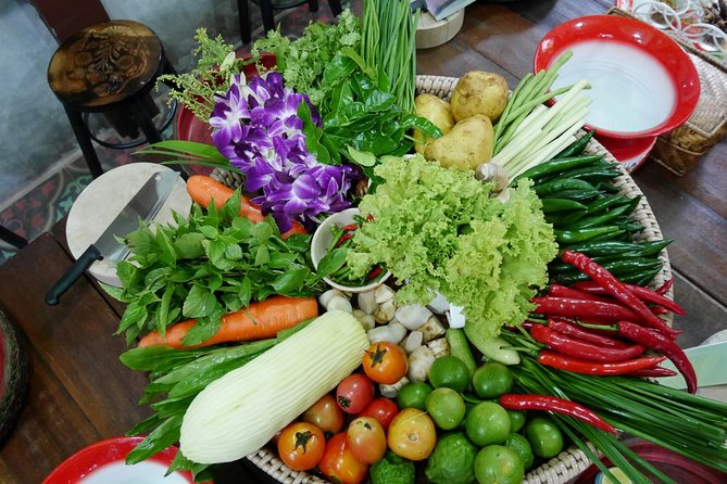 Silom Thai Cooking School with Fresh Market Tour - The market visit: how Thai cooking starts before you cook
