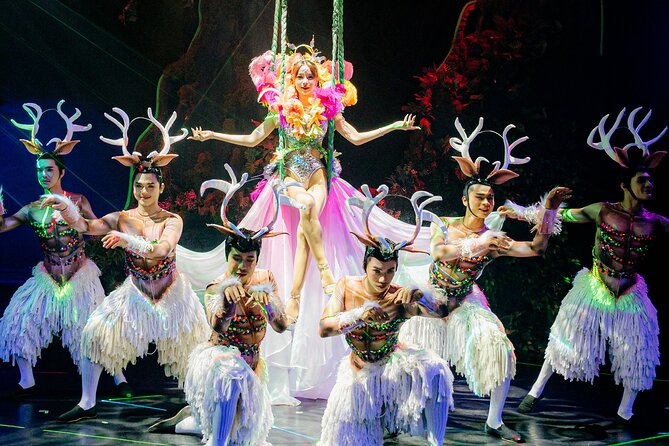 Simon Cabaret: Phuket’s Ladyboy Glamour Show - After the Curtain: Photos With Performers, Tips, and Awkwardness Control