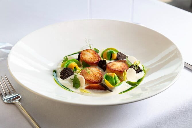 Sirocco: A Rooftop Culinary Journey at Lebua - Menus and pacing: choosing the 3-course set or the 5-course tasting