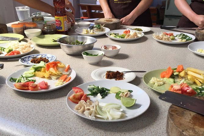 Small-Group Smart Thai Cooking Class in Krabi - The 4-hour rhythm: pickup, intro, cooking, and eating