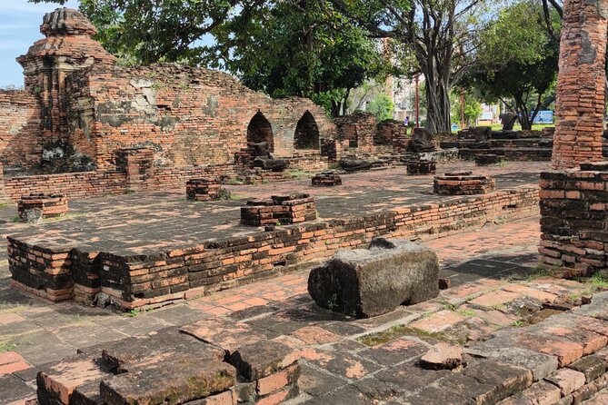 Small Group Tour to Ayutthaya Temples from Bangkok with Lunch - Stop 2: Wat Phra Sri Sanphet, Royal Palace Energy