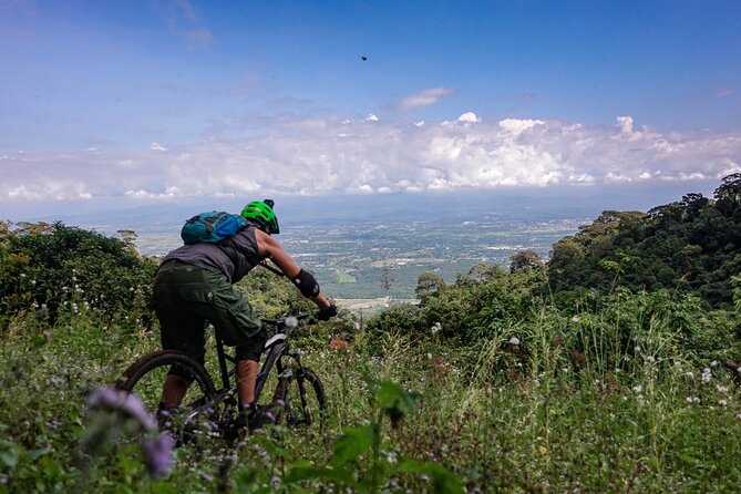 Smoke on the Water Trail Mountain Biking Tour Chiang Mai - Riding through jungle singletrack and double track like a controlled adventure