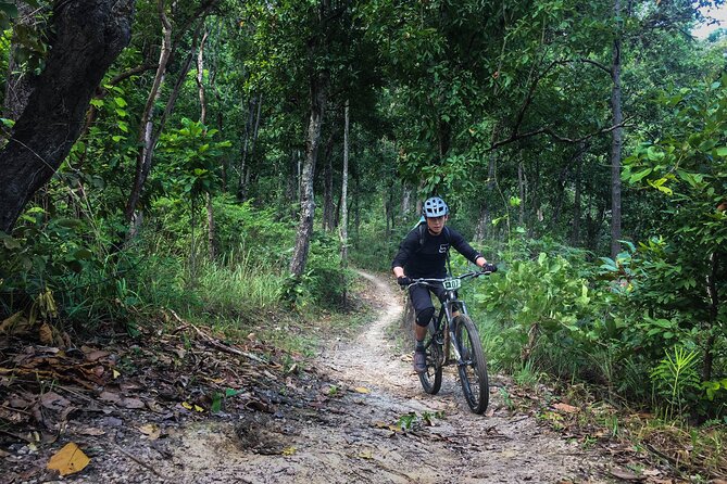 Smoke on the Water Trail Mountain Biking Tour Chiang Mai - Learning the Hmong hill tribe lifestyle without turning it into a script