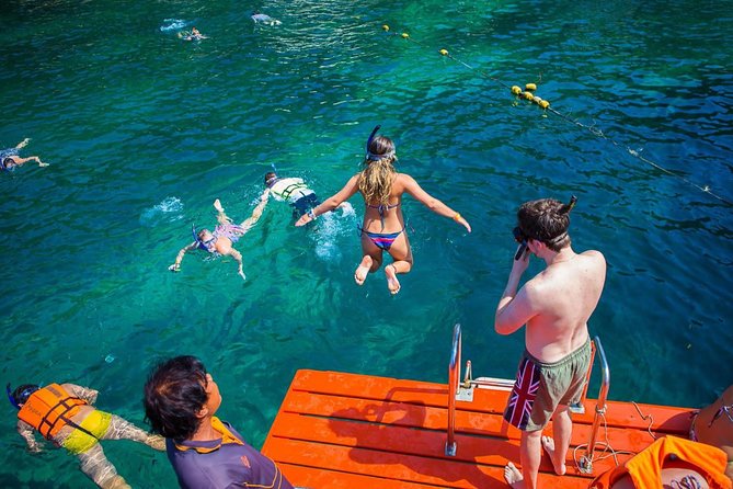 Snorkel Tour to Koh Nangyuan and the hidden bays of Koh Tao onboard the Oxygen - The hidden bays circuit: Mango Bay, Lighthouse Bay, Hin Wong, Ao Leuk, Shark Bay