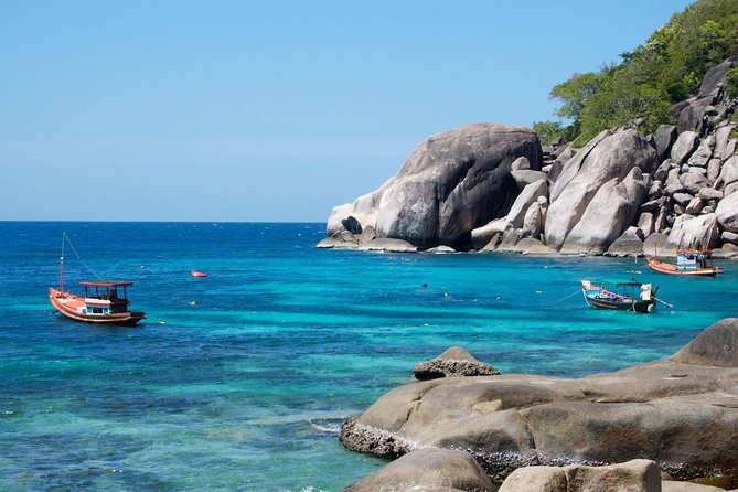 Snorkel Tour to Koh Nangyuan and the hidden bays of Koh Tao onboard the Oxygen - Lunch, fruit, and the practical comfort stuff on Oxygen