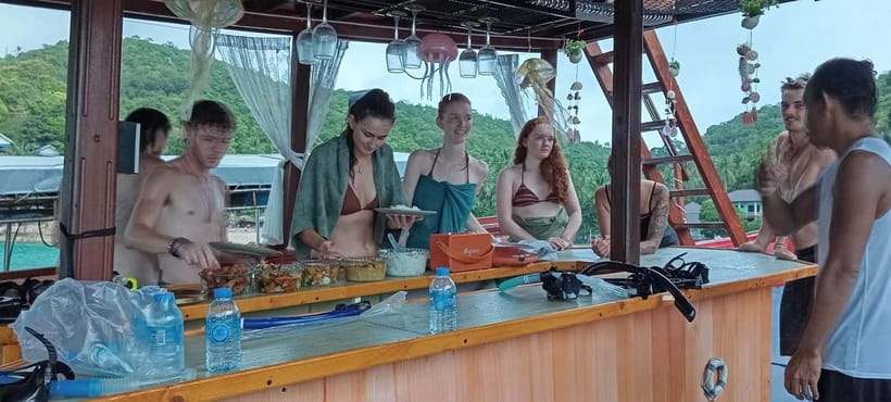 Snorkeling Tour with meals and BBQs - Cocktail - Sunset⭐⭐⭐⭐⭐ - Lunch on board: Chicken Massaman Curry and Thai cooking that actually fills you up