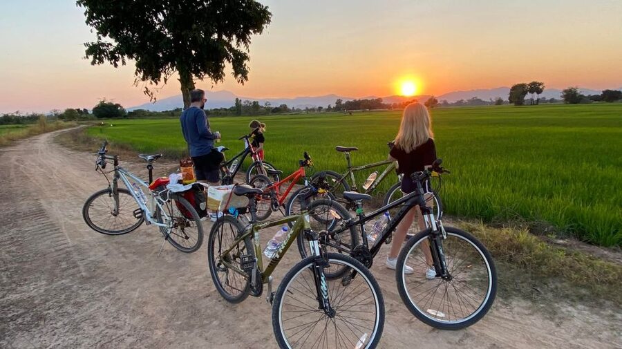 Sukhothai: 2.5-Hours Guided Countryside Sunset Bike Tour - The Dirt Track, Rice Paddies, and the Khao Luang Sunset