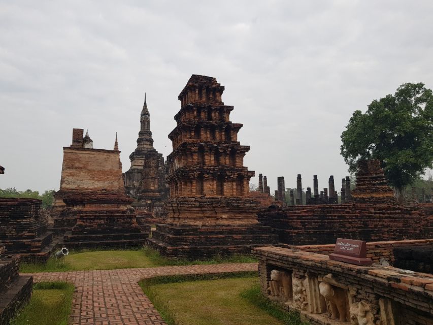 Sukhothai: Full-Day Historical Park Cycling Tour with Lunch - Riding Past Canals, Rice Paddies, and Real Daily Life