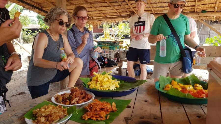 Sukhothai: Full-Day Historical Park Cycling Tour with Lunch - Bikes, Gear, and Small Comfort Wins