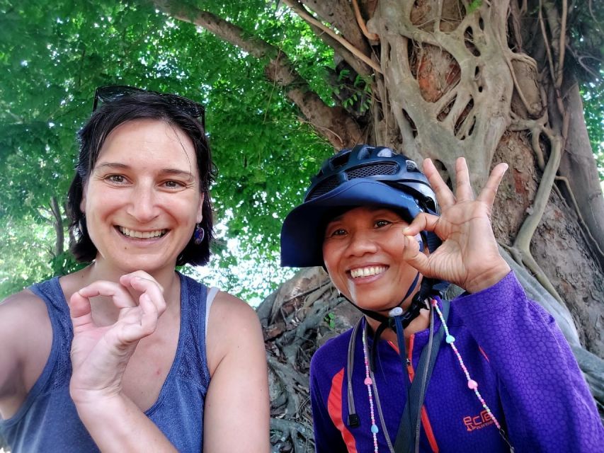 Sukhothai: Full-Day Historical Park Cycling Tour with Lunch - Sukhothai Historical Park: Ruins With Explanations That Stick