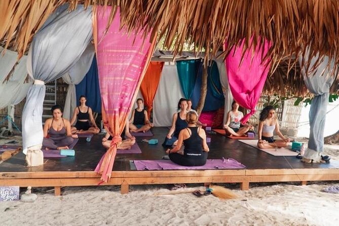 Sunrise yoga class overlooking the beach, the sea & sunrise . - Sunrise Beach on Koh Lipe: the setting that makes it worth early mornings