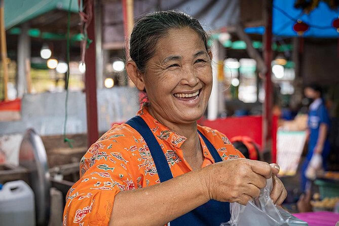 Sunset Local Eats Food Tour in Hua Hin - Meeting at Hua Hin Clock Tower, then rolling in local Songtheaw