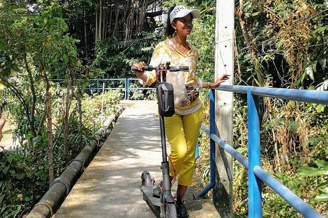 Take a E-Scooter Ride in Bangkok's Jungle - Scooting the Sri Nakhon Khuean Khan Park loop