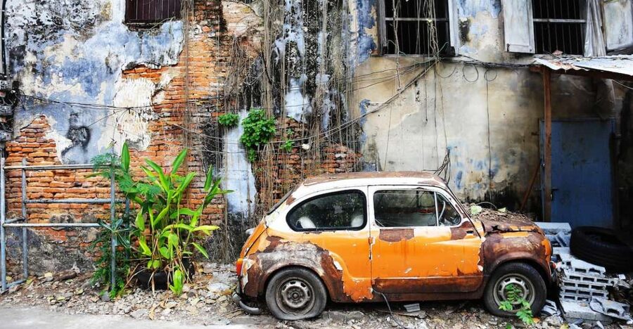 Talat Noi I A Journey Through Art and Culture l Bangkok - Talad Noi alleys and street art you can actually read
