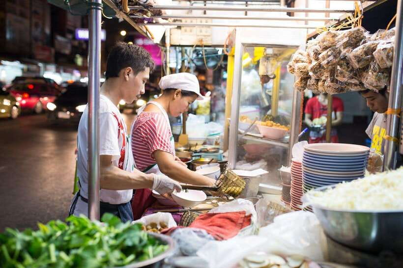 Taste of Bangkok: A 3-Hour Chinatown Food Feast - Chinese Desserts and the Sweet Finish at the End of the Night