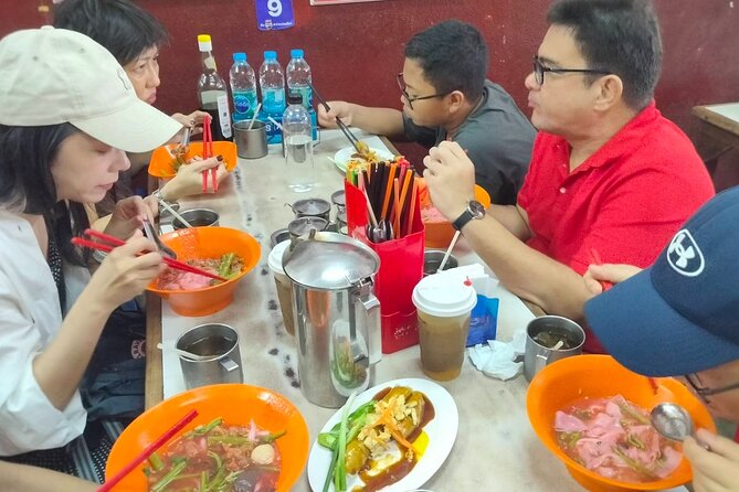 Taste of Chiang Mai: Michelin Guide Street Food Small Group 2Hr - What’s included, what you should plan for