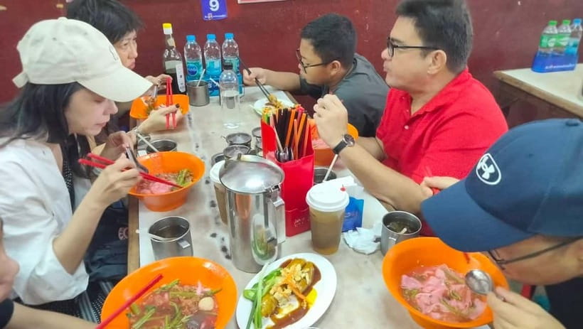 Taste of Chiang Mai: Michelin Guide & Street Food Tour - The guide makes the tour worth it, especially Natt