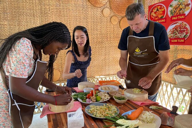 Team Aim Thai Cooking School (#1 Cooking Class in Chiang Mai) - Arriving at Somphet Market: where Thai flavor starts