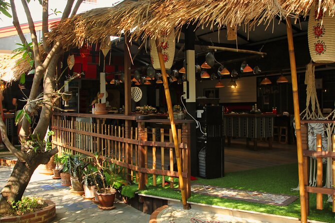 Thai and Akha Cooking Class in Chiang Mai - Inside the kitchen, how the class stays organized