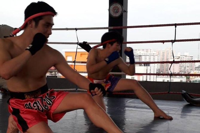 Thai Boxing Lesson, family and Kids Friendly - What You Do After Watching Fighters Train