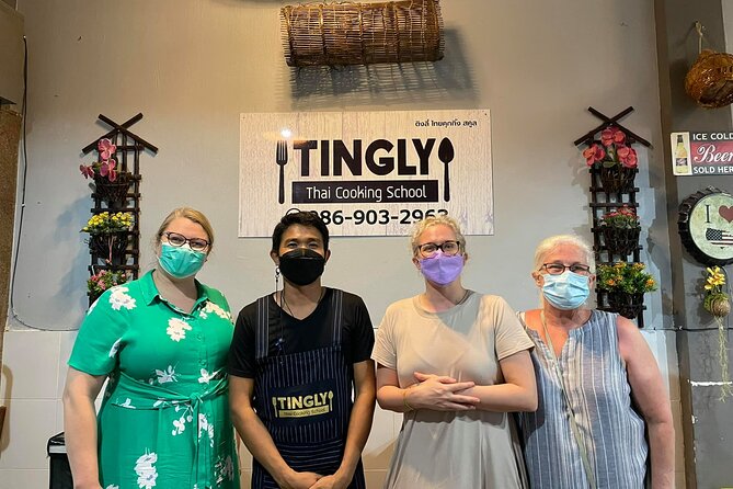 Thai cooking class experience in Bangkok with Tingly Thai cooking school - Afternoon and evening classes (13:00 or 18:00): still full value
