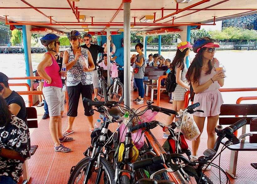 Thai culture and Bangkok local life guided bike tour - 24 Thanon Prajadhipok, then a ride back through local life