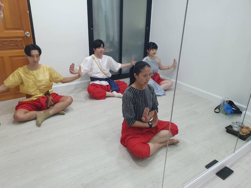 Thai Dance Class - Who should book this Thai Dance Class (and who should skip it)