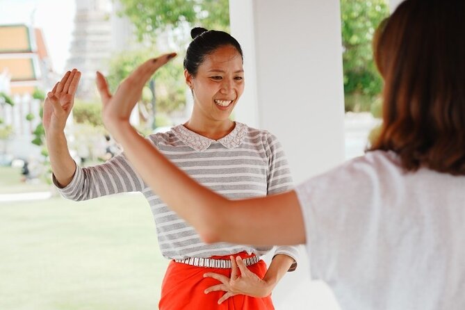 Thai Dance Class at Wat Arun - Why the Small Group Size Is More Than a Marketing Line