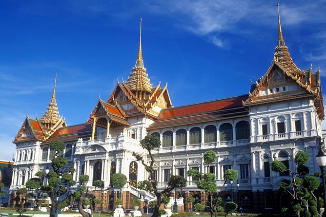 Thai PRIVATE Tour Guide - Stop 4: Pak Khlong Flower Talat, where wholesalers set the tone
