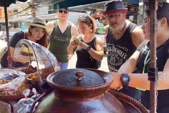 Thai Street Food & Morning Market Walking Tour in Hua Hin - Old-town back streets and the final restaurant finish