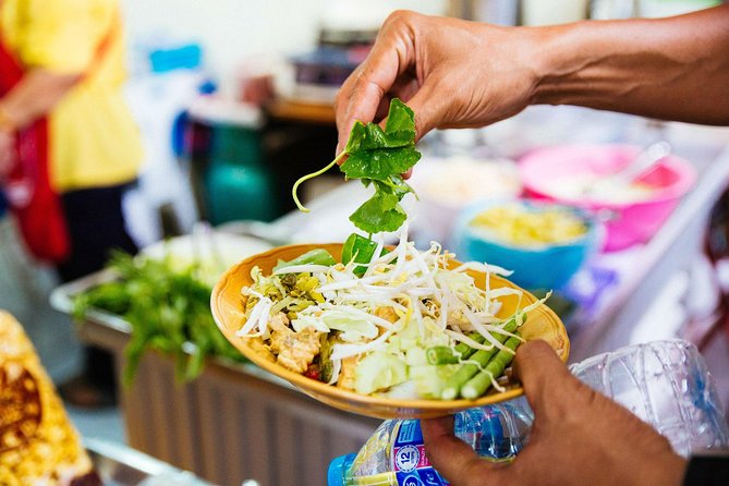 The 10 Tastings of Bangkok: Private Street Food Tour - Gateway Ekkamai farmers market: small producers and fresh organic options