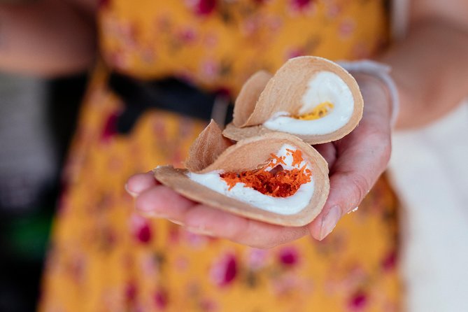 The 10 Tastings of Chiang Mai With Locals: Private Street Food Tour - Chang Phuak Gate (Elephant Gate): A Chiang Mai Classic Food Moment