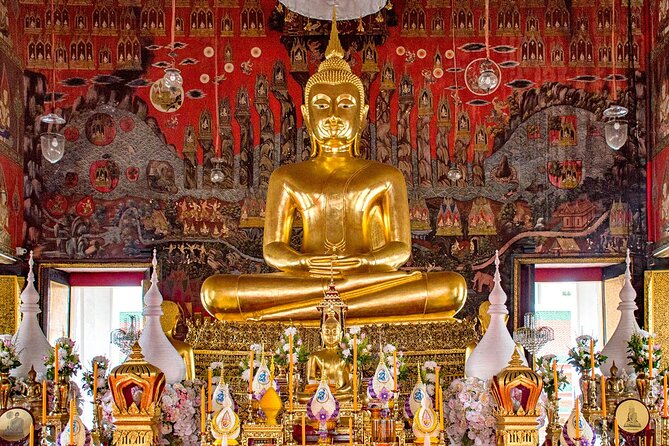 The Best Bangkok Temples - Wat Pho, the reclining Buddha, and why your timing matters