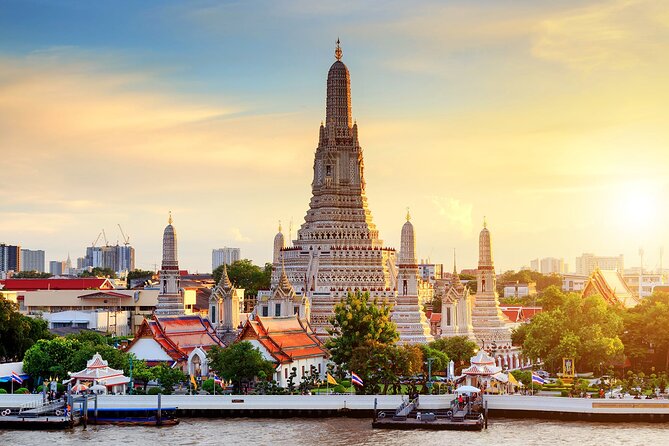 The Best Bangkok Temples - Wat Arun, Temple of Dawn, and the Chao Phraya River views