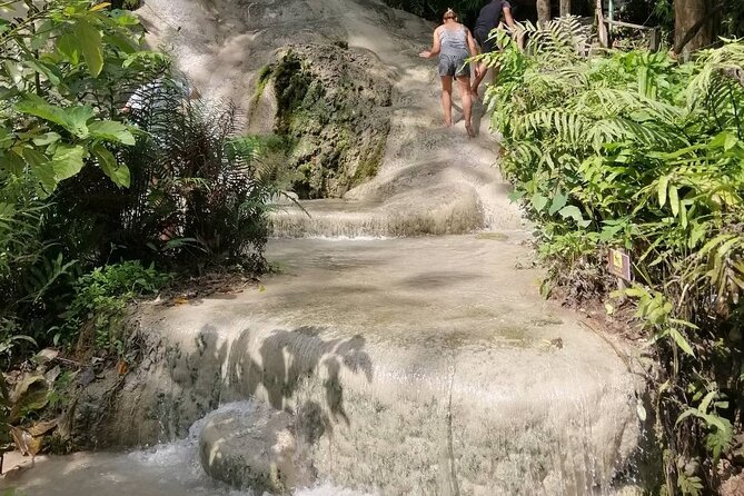 The Best Full Day Tour: Doi Suthep, Wat Phalat, Sticky Waterfall - Comfort and safety checklist for sticky waterfall day