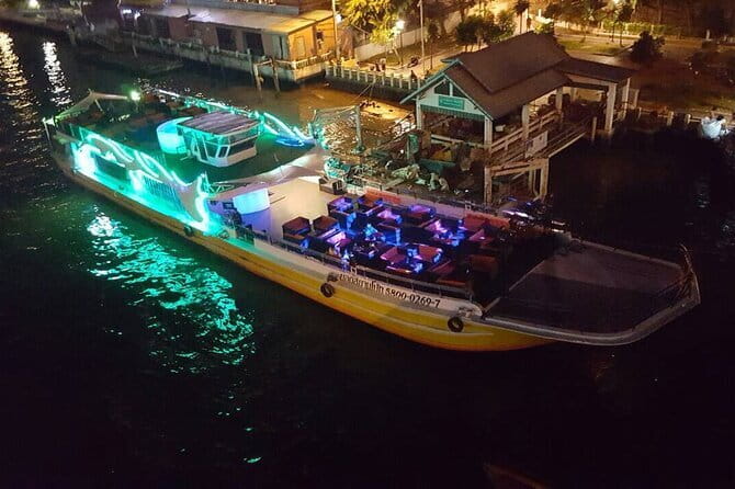 The Luxury White Cruise Experience - The buffet plan: Thai, international, and seafood, plus how to avoid food lines