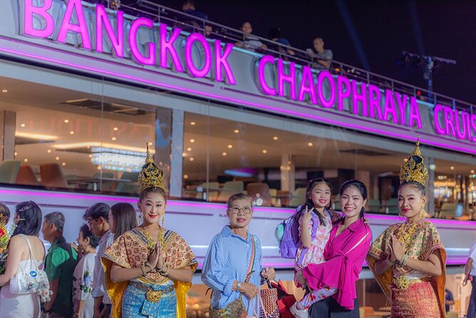 The Newest Luxury 5 Star Bangkok Chaophraya Dinner Cruise - Why This Chaophraya Dinner Cruise Works So Well for a First Night