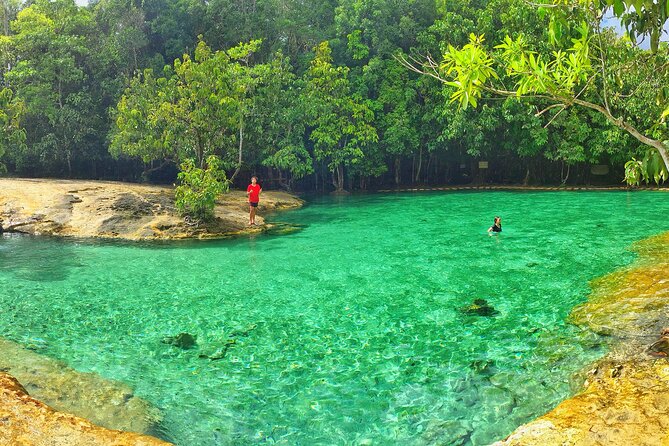 Tiger Cave Temple, Emerald Pool & Hot Springs Tour from Krabi - Namtok Ron hot springs waterfall: the best recovery stop on the route