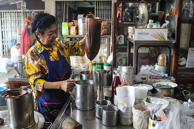 Timeless Thonburi Canal and Food Tour - Back to Talat Plu for Roll Noodles and More Market Contrast
