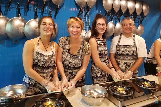 Tingly Thai Cooking Class with Morning Market Tour - Weather and Scheduling Reality in Bangkok