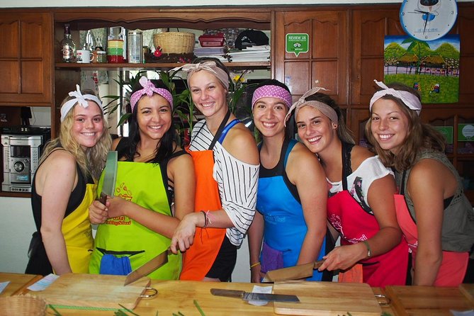 Tomyumthai Cooking Class in Chiang Mai - What dishes you learn and what you can expect to eat