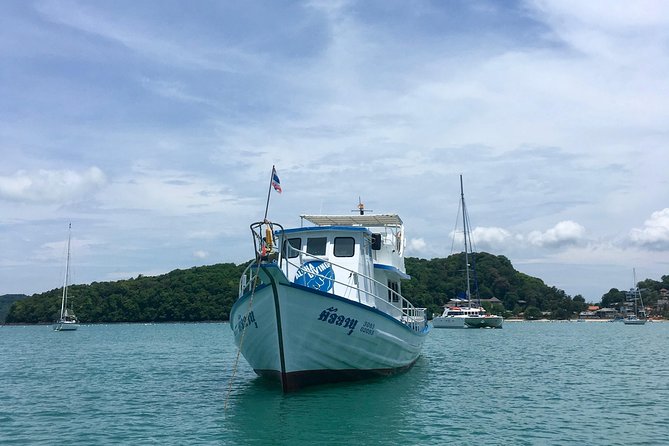 Try Scuba Diving - Boat to Nang Yuan, Then Gear Up for the First Underwater Session