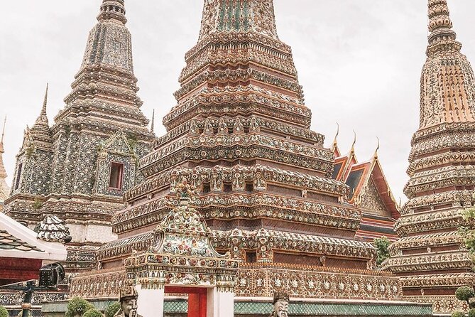 Visit Wat Pho and Wat Arun with Local Expert - Dress code and comfort: the small decisions that keep the tour moving