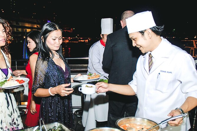 VIVA Alangka River Cruise: Dining & Cabaret Delight - The cabaret show: Why this part is worth planning around
