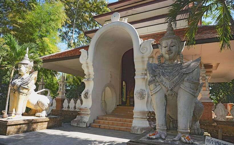 Wat Phra That Doi Suthep & Wat Pha lat Evening Tour & Guide - Dress Code and Practical Tips That Make the Temples Feel Respectful