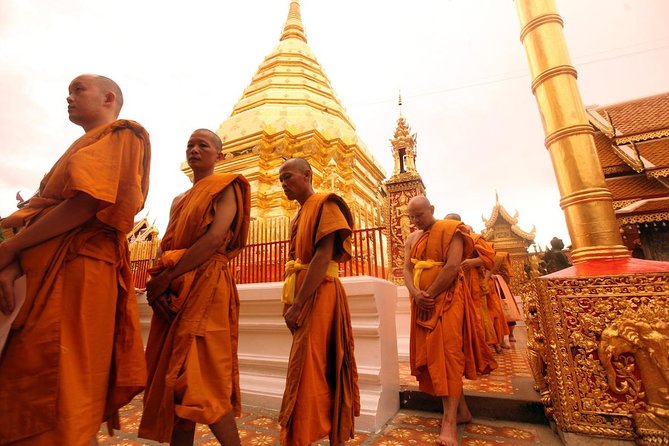 Wat Umong and Doi Suthep Temples Evening Tour - Small Group Dynamics and Guide Styles That Matter at Sunset