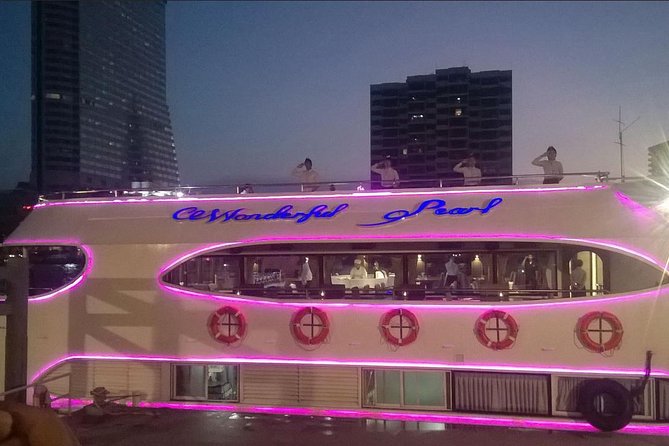 Wonderful Pearl: Bangkok's Dinner Night Cruise - The show: live Thai dance and music while you eat
