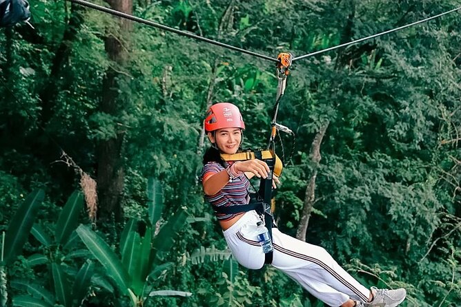 World B+ (Zipline 18 Platforms + Roller + Sky Walk with World Set Menu ) - Inside the circuit: nine zip lines plus the 400m longest run