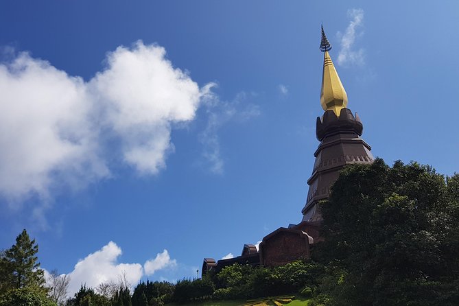 Wow! Doi Inthanon National Park Adventure, Lunch & Entry Included - Twin royal pagodas on the mountaintop: Phra Maha Dhatu Naphamethinidon and Naphaphonphumisiri